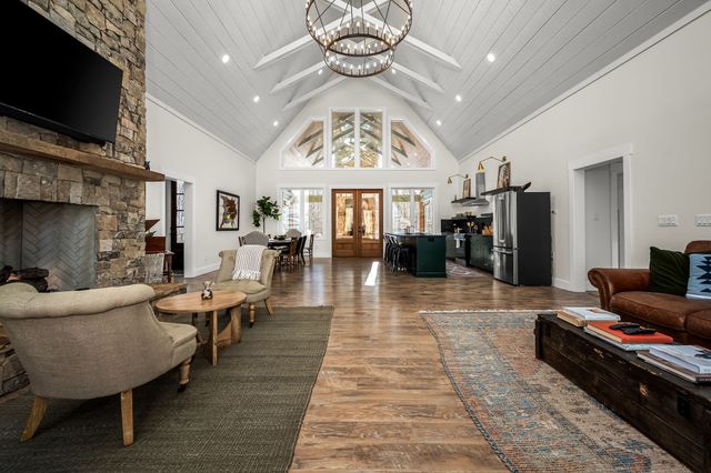 2425 Westlake Ave, Monteagle, TN 37356