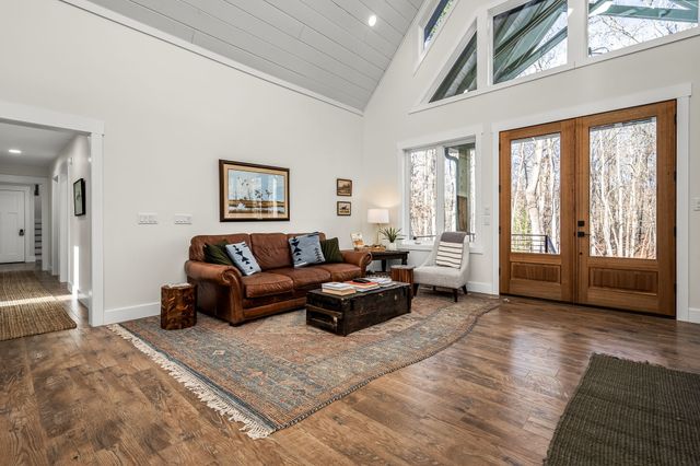 2425 Westlake Ave, Monteagle, TN 37356