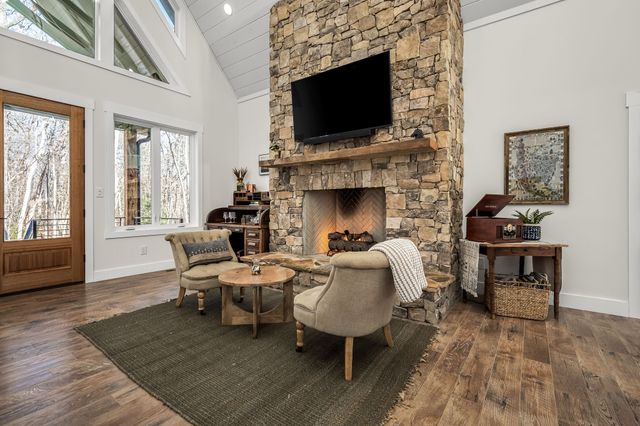 2425 Westlake Ave, Monteagle, TN 37356