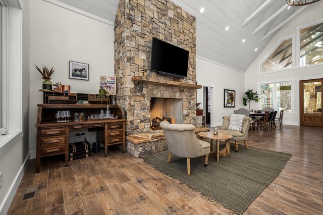 2425 Westlake Ave, Monteagle, TN 37356