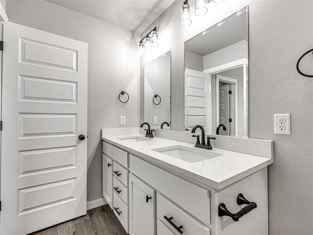 8922 NW 109th Terrace, Oklahoma City, OK 73162