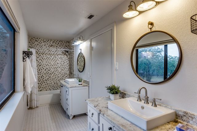 950 Turner Way, Mansfield, TX 76063