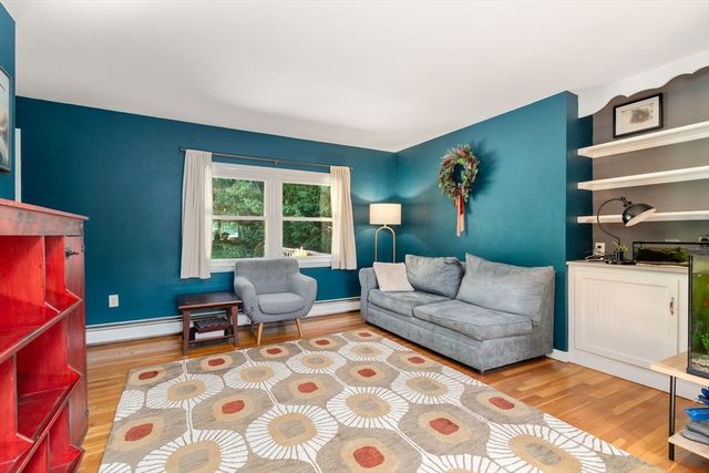 10 Hopkinton Rd, Upton, MA 01568