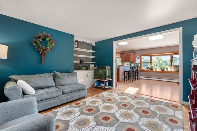 10 Hopkinton Rd, Upton, MA 01568