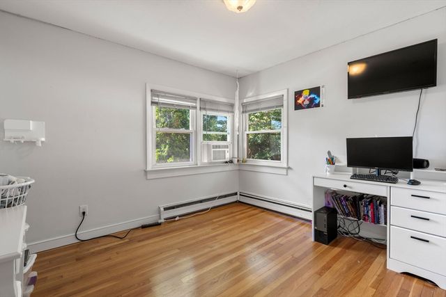10 Hopkinton Rd, Upton, MA 01568