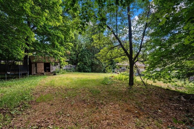 10 Hopkinton Rd, Upton, MA 01568