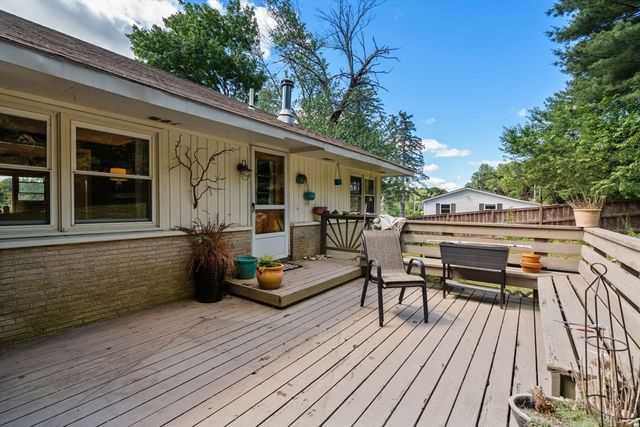 10 Hopkinton Rd, Upton, MA 01568