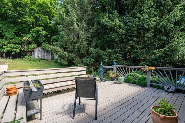 10 Hopkinton Rd, Upton, MA 01568