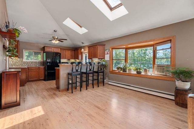 10 Hopkinton Rd, Upton, MA 01568