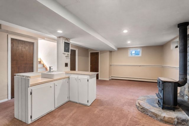 10 Hopkinton Rd, Upton, MA 01568