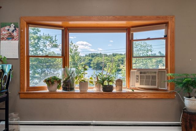 10 Hopkinton Rd, Upton, MA 01568