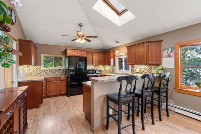 10 Hopkinton Rd, Upton, MA 01568
