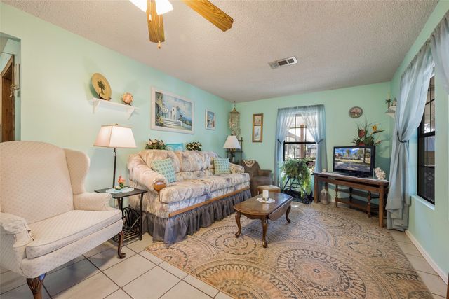 119 Camino Robles Street, Gun Barrel City, TX 75156