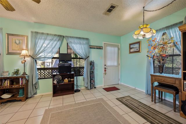 119 Camino Robles Street, Gun Barrel City, TX 75156