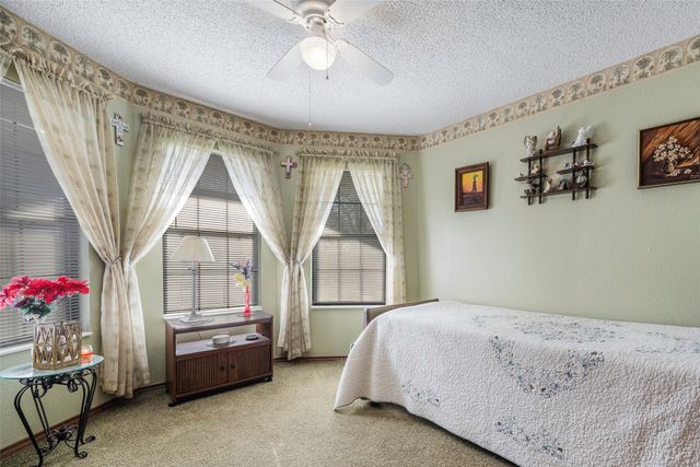 119 Camino Robles Street, Gun Barrel City, TX 75156