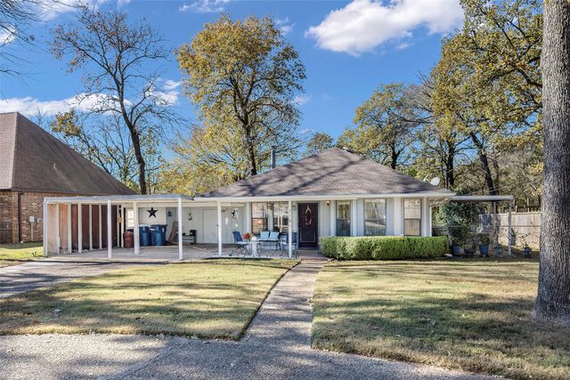 119 Camino Robles Street, Gun Barrel City, TX 75156