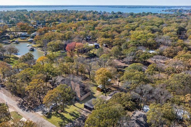 119 Camino Robles Street, Gun Barrel City, TX 75156