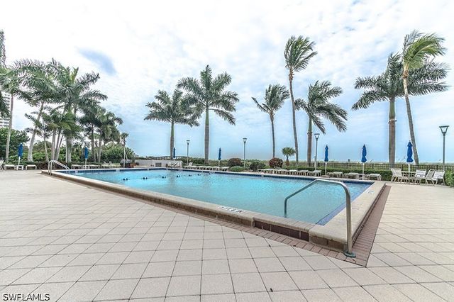 140 Seaview CT S-902, Marco Island, FL 34145