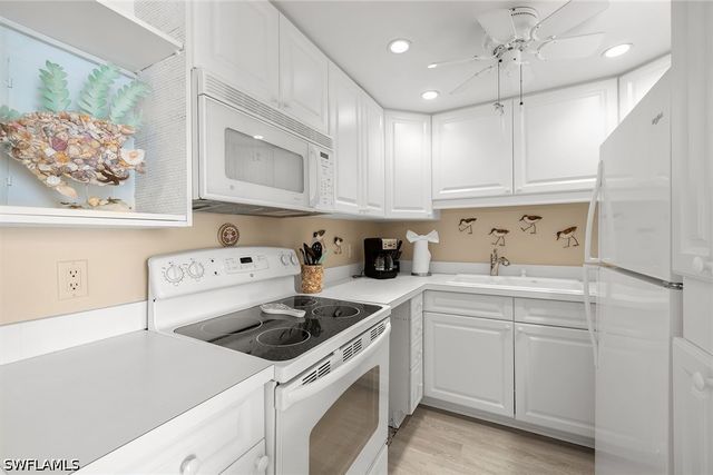 140 Seaview CT S-902, Marco Island, FL 34145