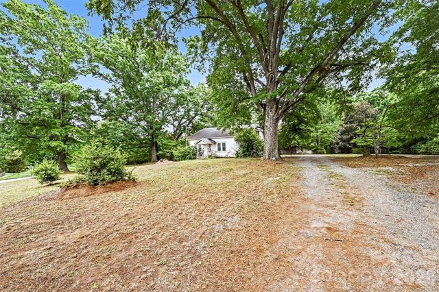 1116 Medlin Road, Monroe, NC 28112