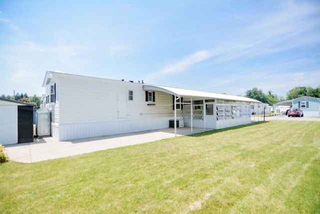 556 Central St 57, Leominster, MA 01453