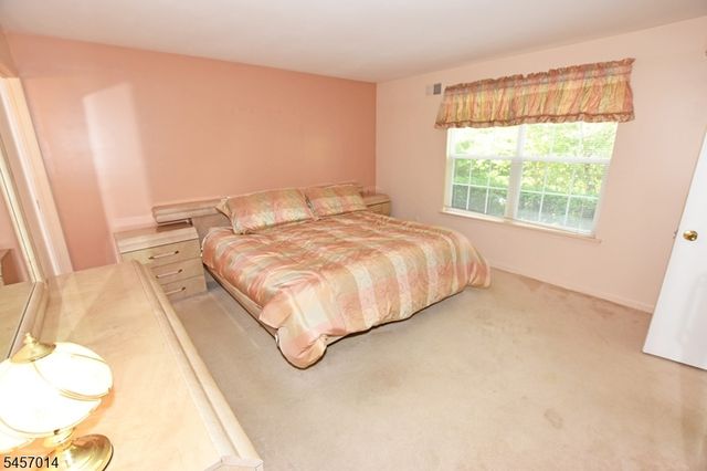 24 Spruce Ter, Mount Arlington Boro, NJ 07856