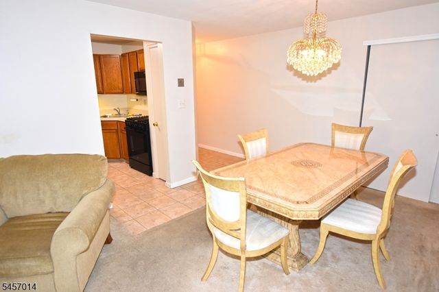 24 Spruce Ter, Mount Arlington Boro, NJ 07856