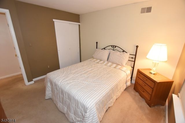 24 Spruce Ter, Mount Arlington Boro, NJ 07856