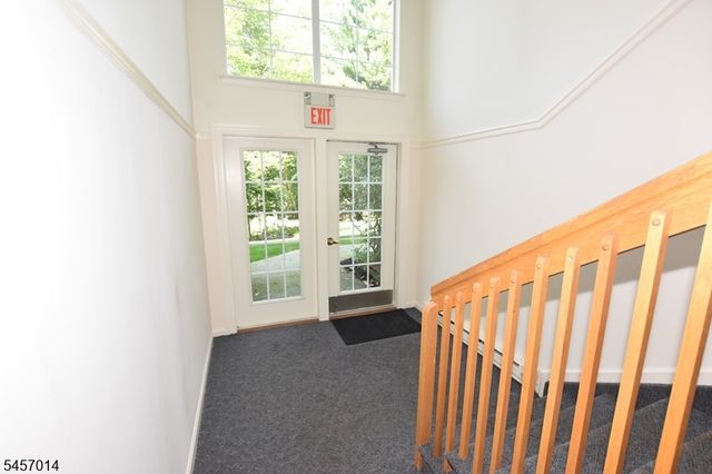24 Spruce Ter, Mount Arlington Boro, NJ 07856