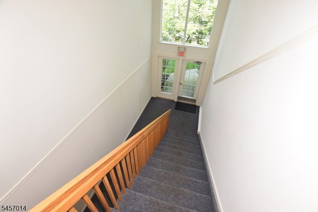 24 Spruce Ter, Mount Arlington Boro, NJ 07856