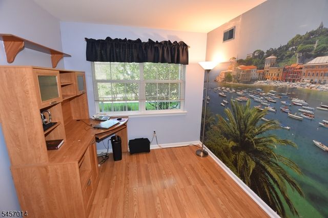 24 Spruce Ter, Mount Arlington Boro, NJ 07856