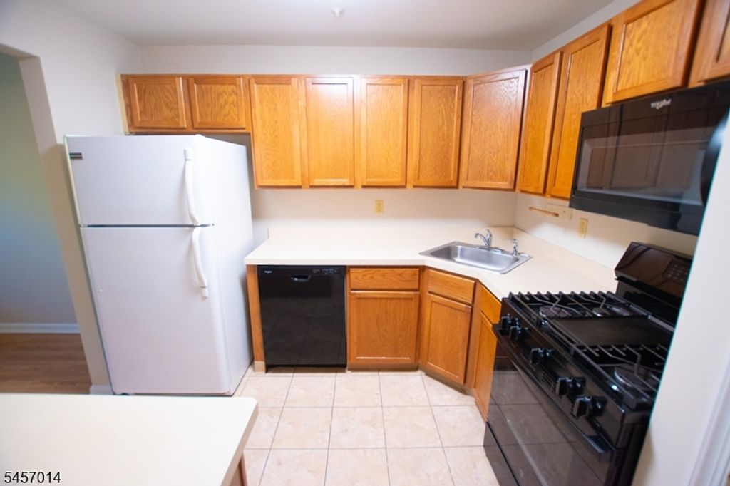 24 Spruce Ter, Mount Arlington Boro, NJ 07856 — photo 5