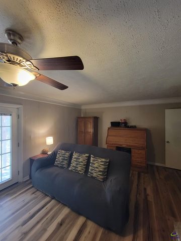 6 Easy Street, Hawkinsville, GA 31036