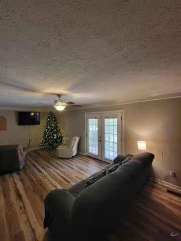 6 Easy Street, Hawkinsville, GA 31036