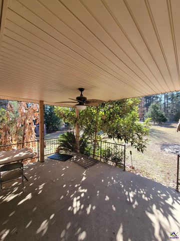 6 Easy Street, Hawkinsville, GA 31036