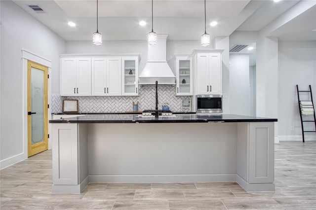 11334 Inwood Drive, Plantersville, TX 77363