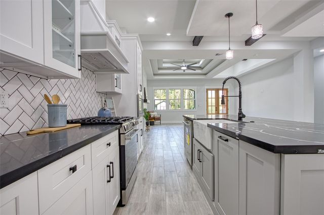 11334 Inwood Drive, Plantersville, TX 77363