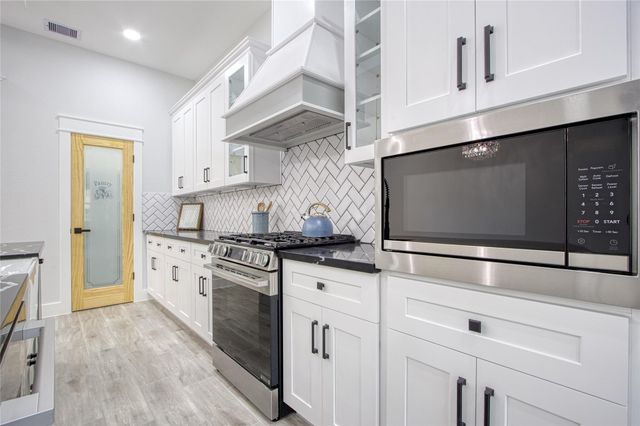 11334 Inwood Drive, Plantersville, TX 77363