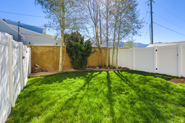 207 E 820 S, Centerville, UT 84014