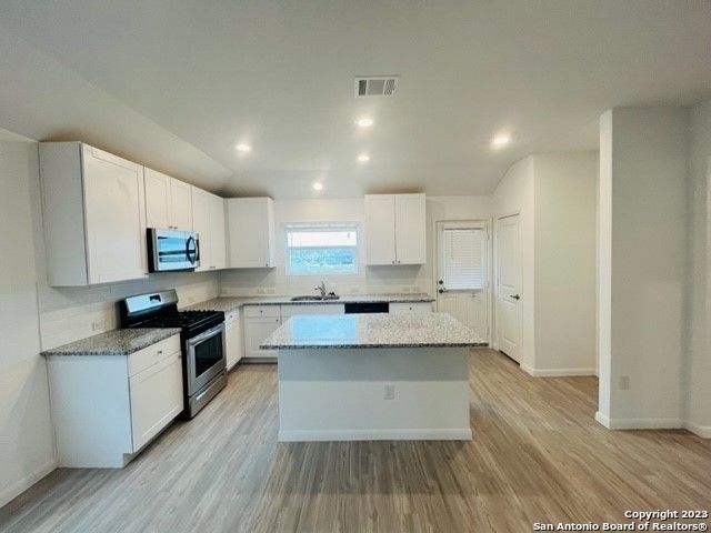 742 Haas Way, San Antonio, TX 78221