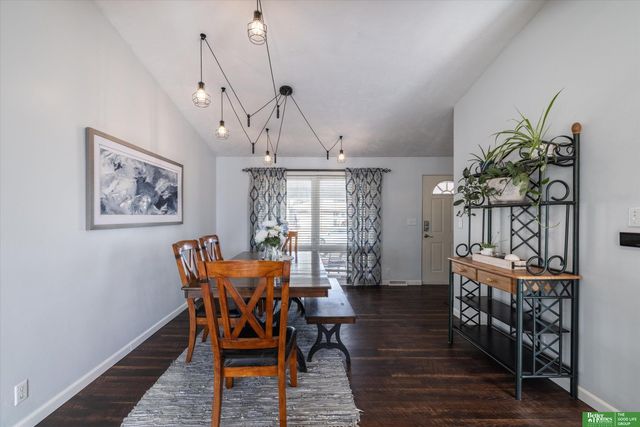 9711 Corby Street, Omaha, NE 68134