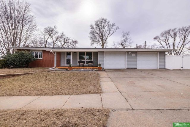 9711 Corby Street, Omaha, NE 68134