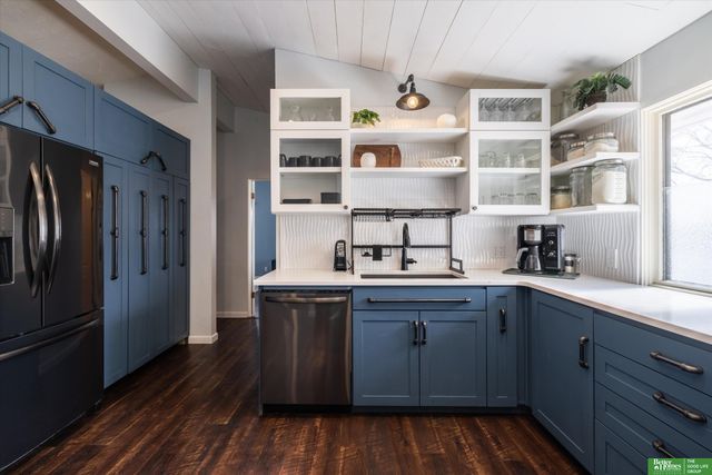 9711 Corby Street, Omaha, NE 68134