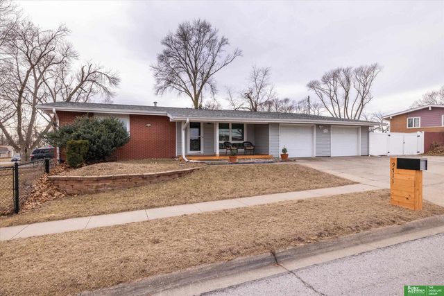 9711 Corby Street, Omaha, NE 68134