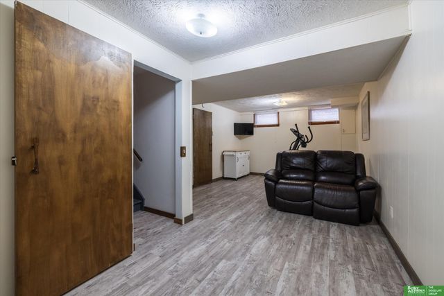 9711 Corby Street, Omaha, NE 68134