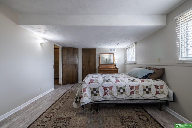 9711 Corby Street, Omaha, NE 68134