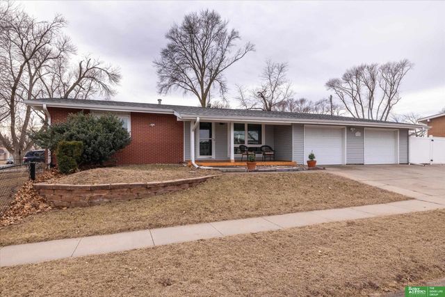 9711 Corby Street, Omaha, NE 68134