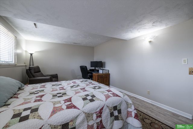 9711 Corby Street, Omaha, NE 68134