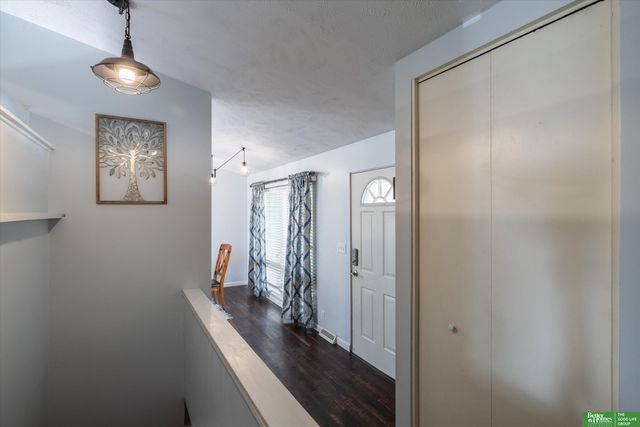 9711 Corby Street, Omaha, NE 68134