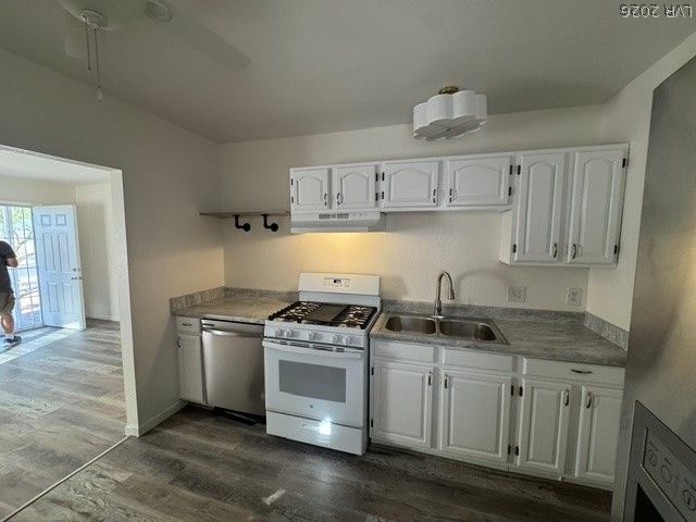 242 Kansas Avenue, Henderson, NV 89015